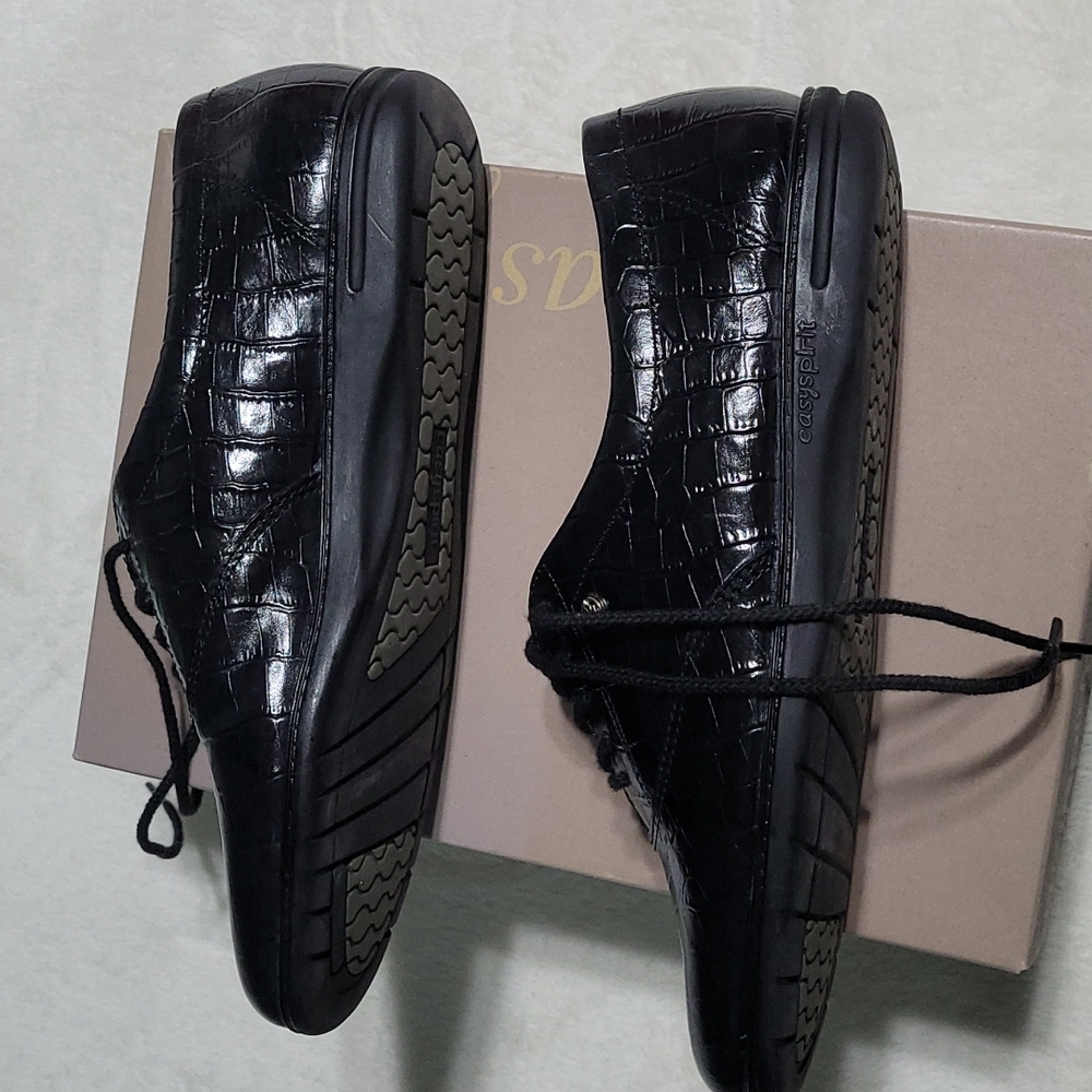Easy Spirit ESMotion Black Laceup Shoes
